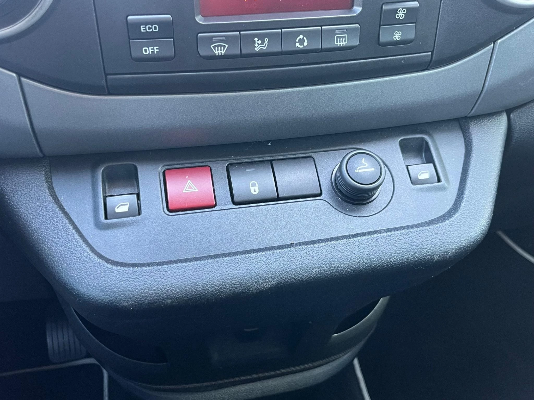 Hoofdafbeelding Peugeot e-Partner