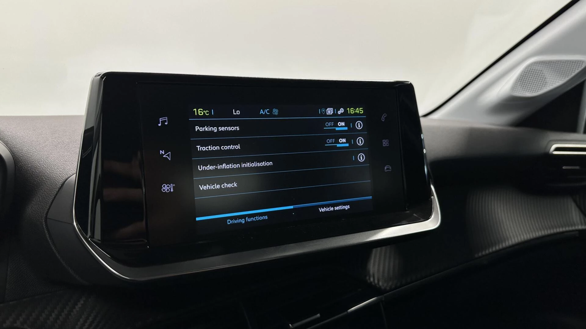 Hoofdafbeelding Peugeot e-208