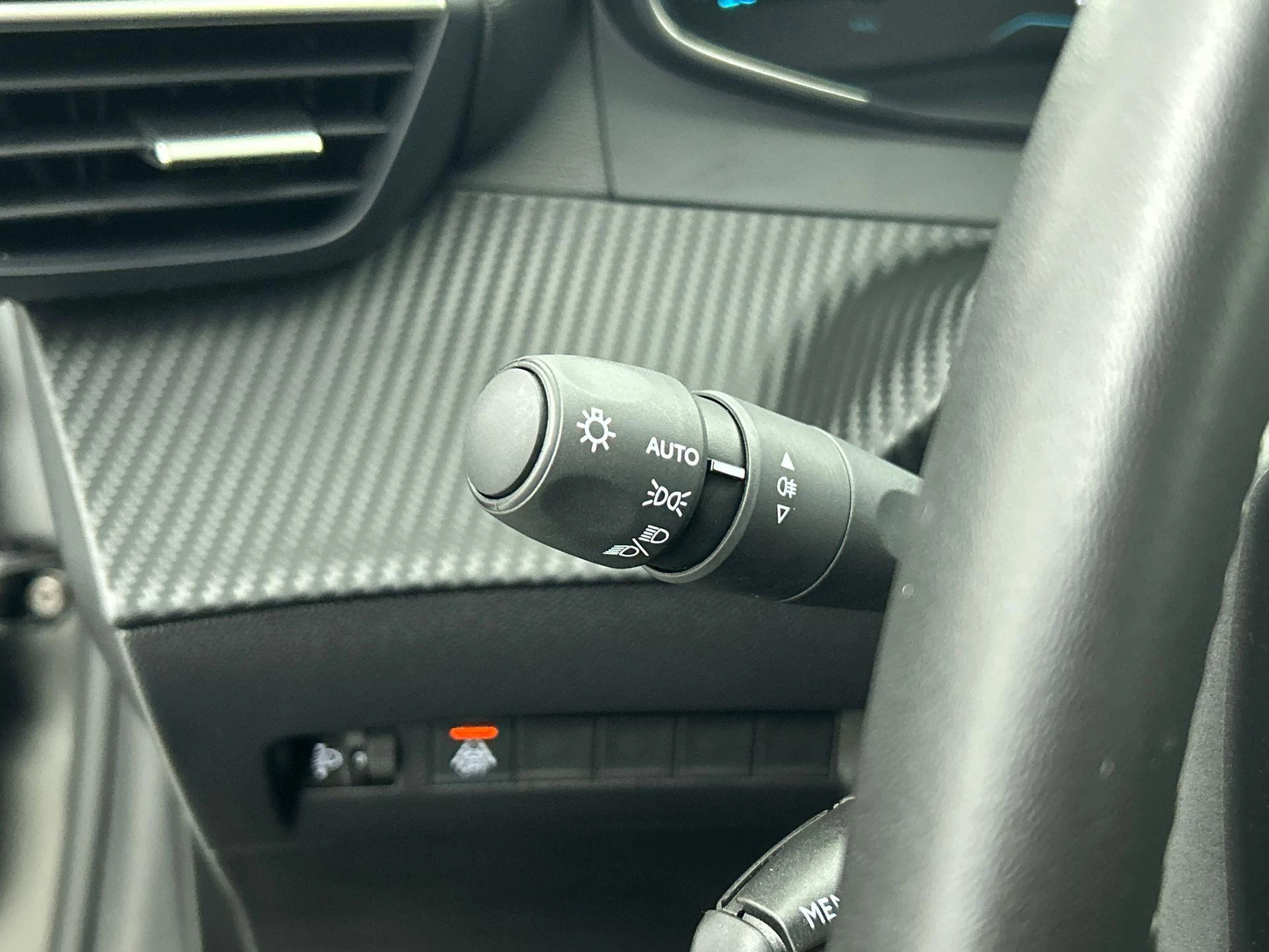 Hoofdafbeelding Peugeot e-208