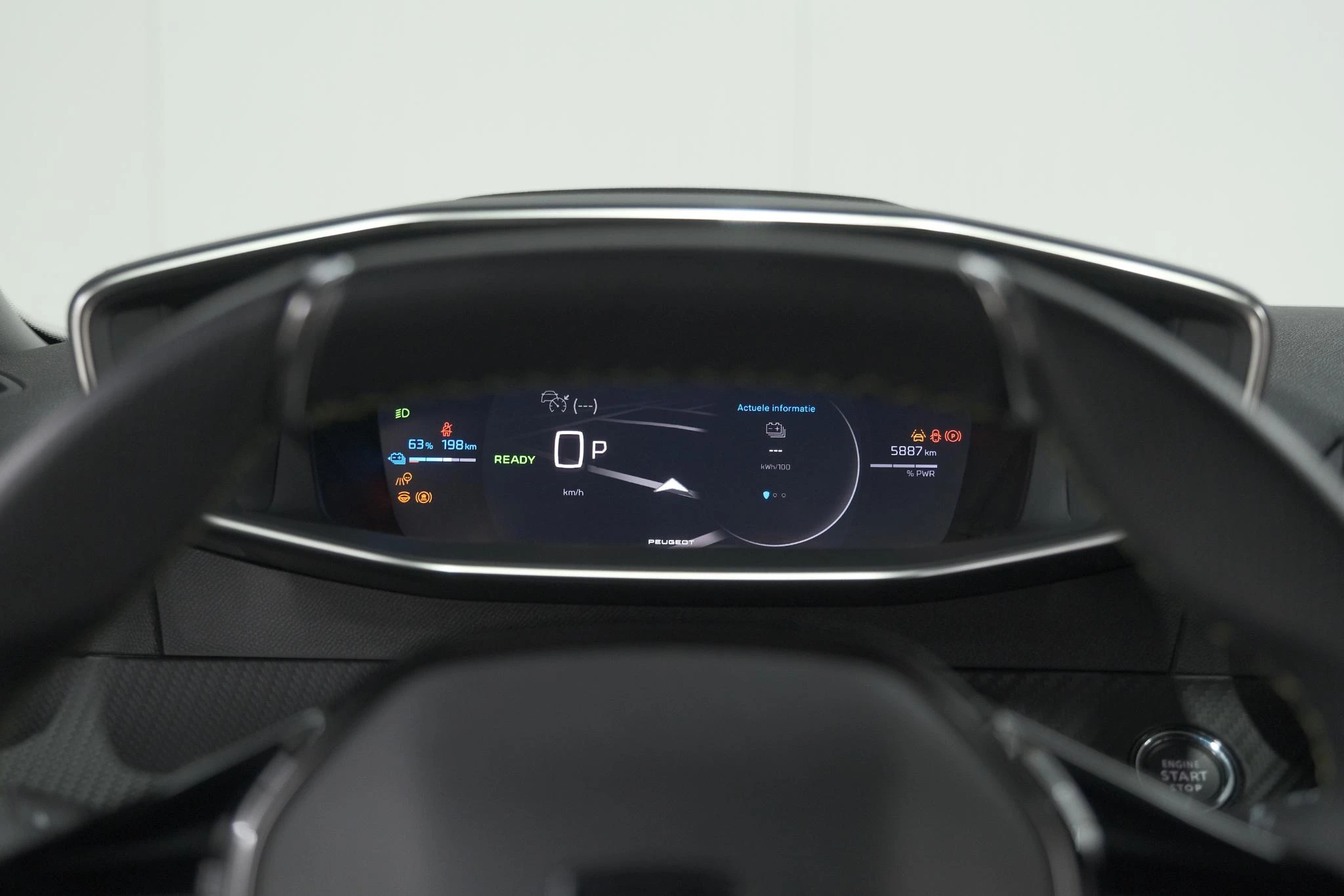 Hoofdafbeelding Peugeot e-2008