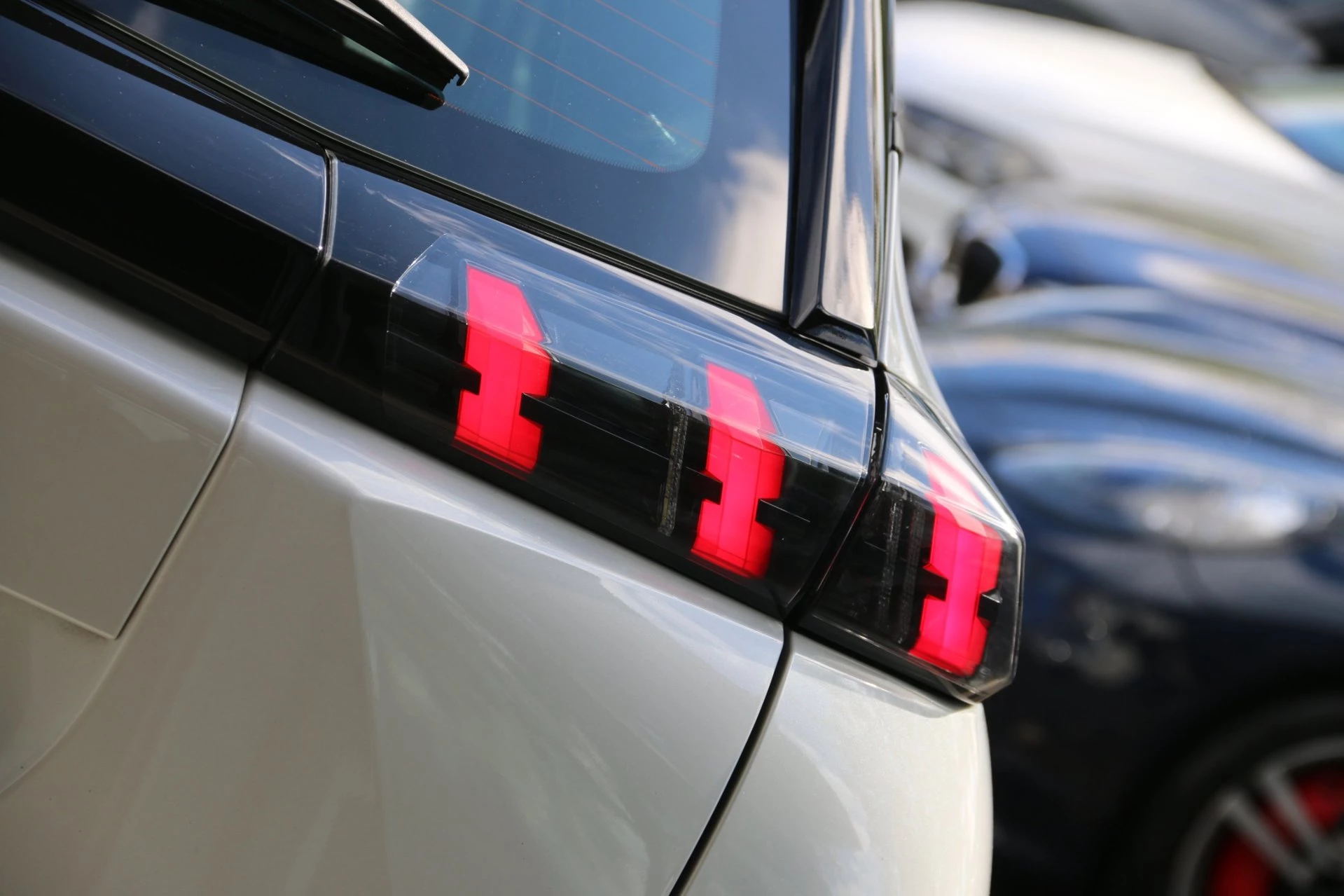 Hoofdafbeelding Peugeot e-2008