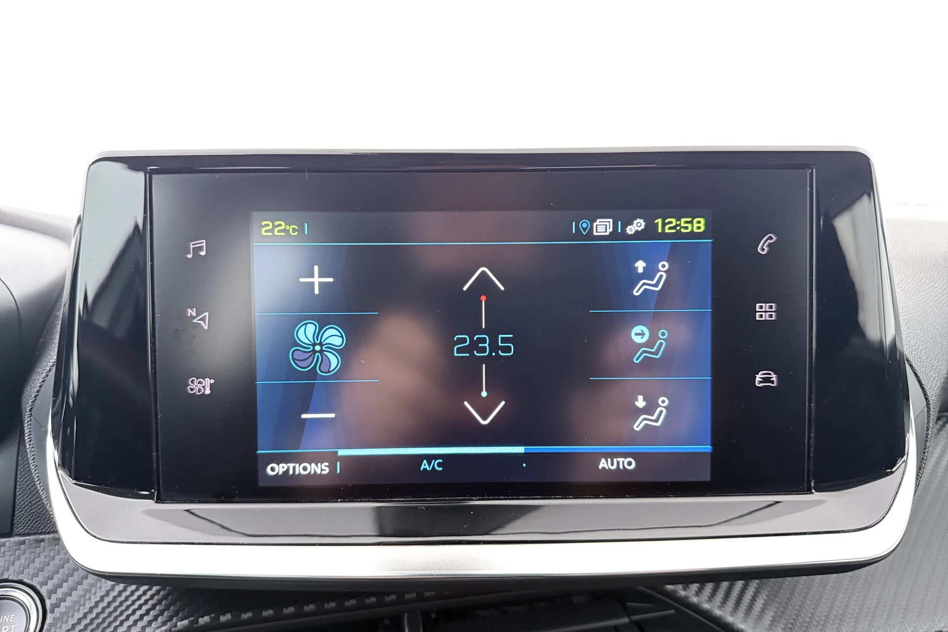 Hoofdafbeelding Peugeot e-2008