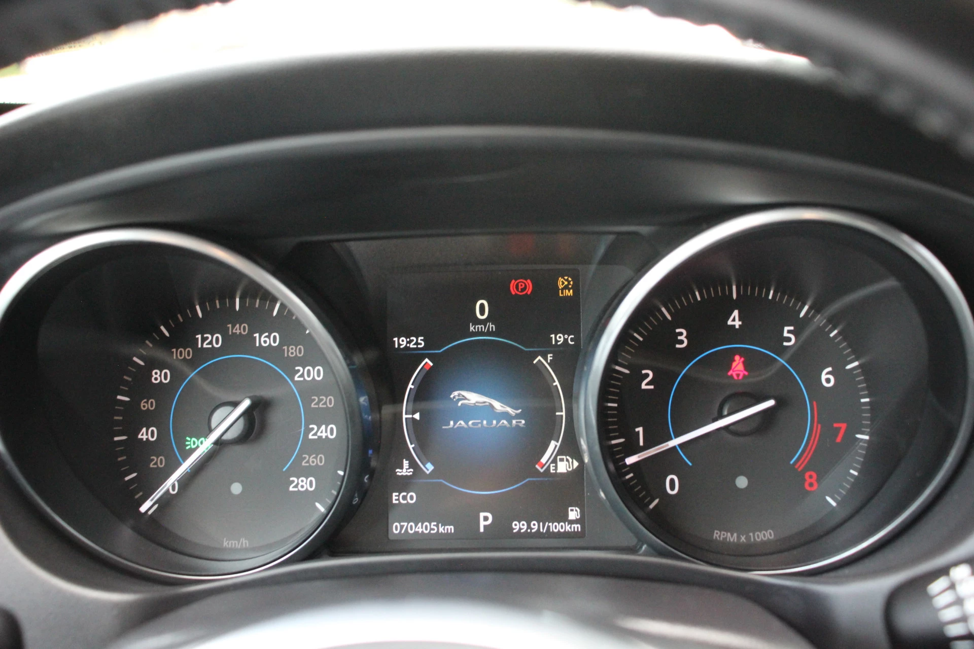 Hoofdafbeelding Jaguar XE