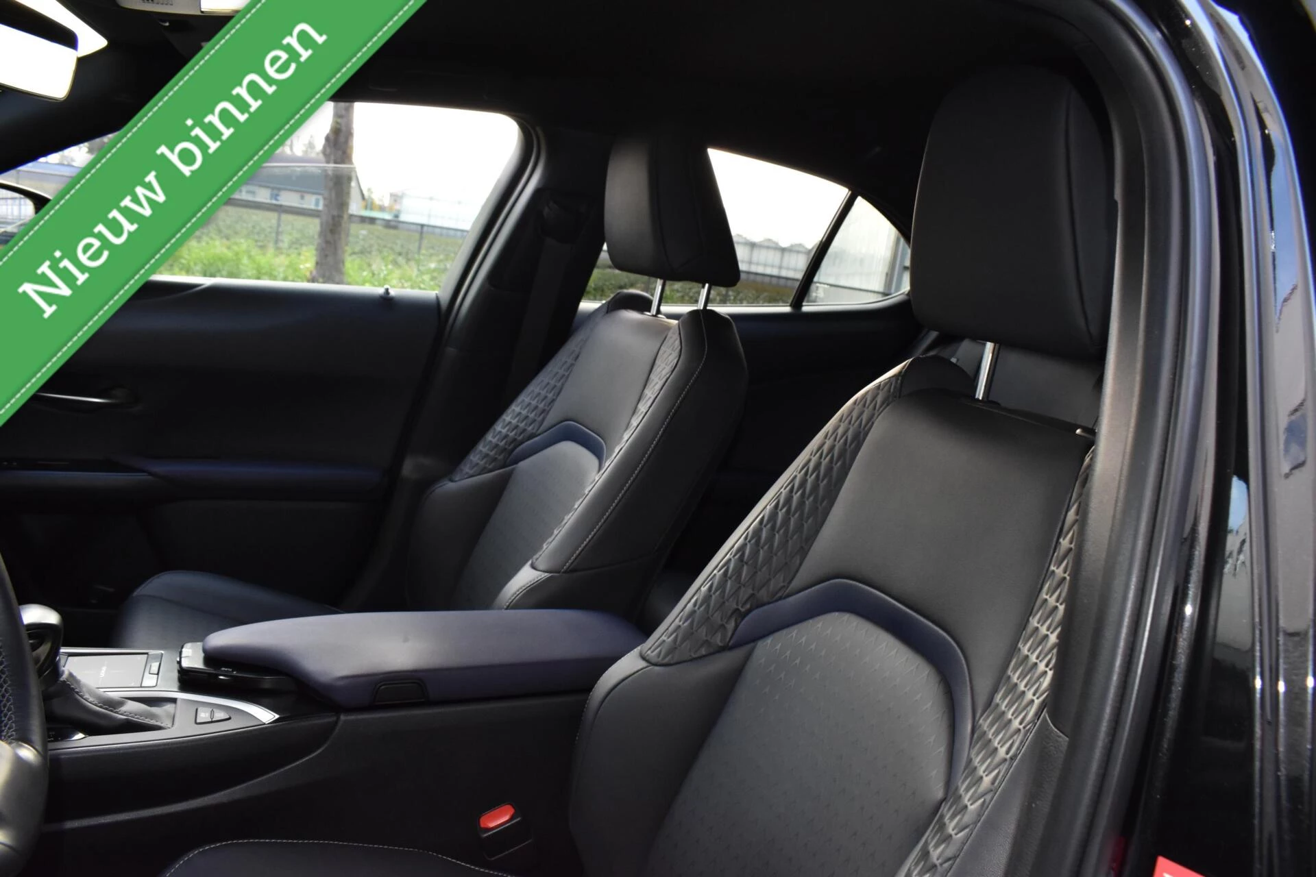 Hoofdafbeelding Lexus UX