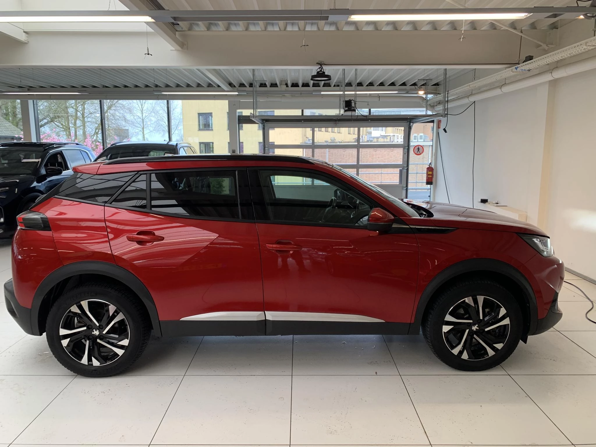 Hoofdafbeelding Peugeot e-2008