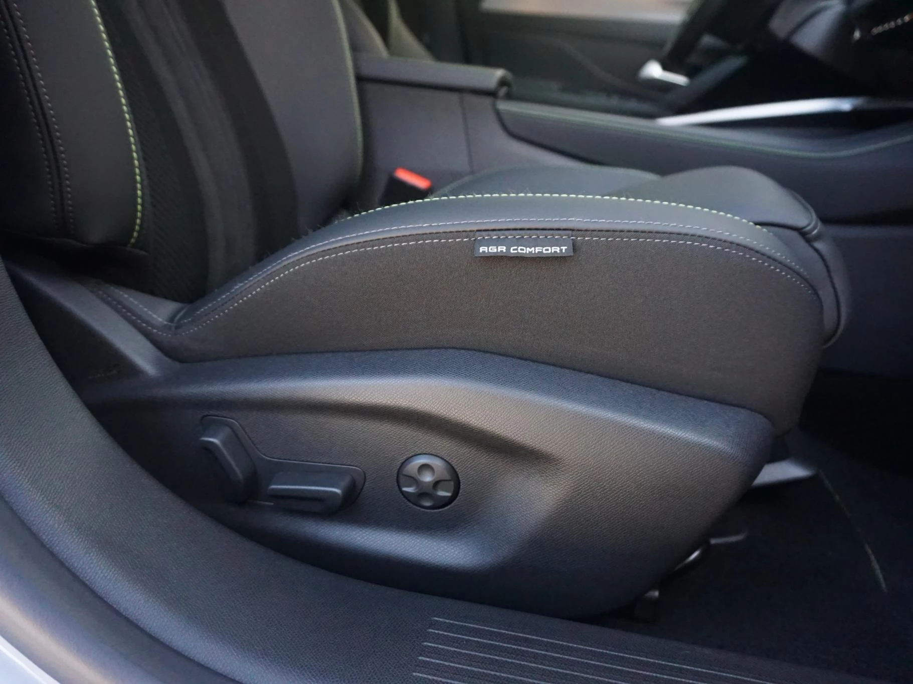 Hoofdafbeelding Peugeot 408
