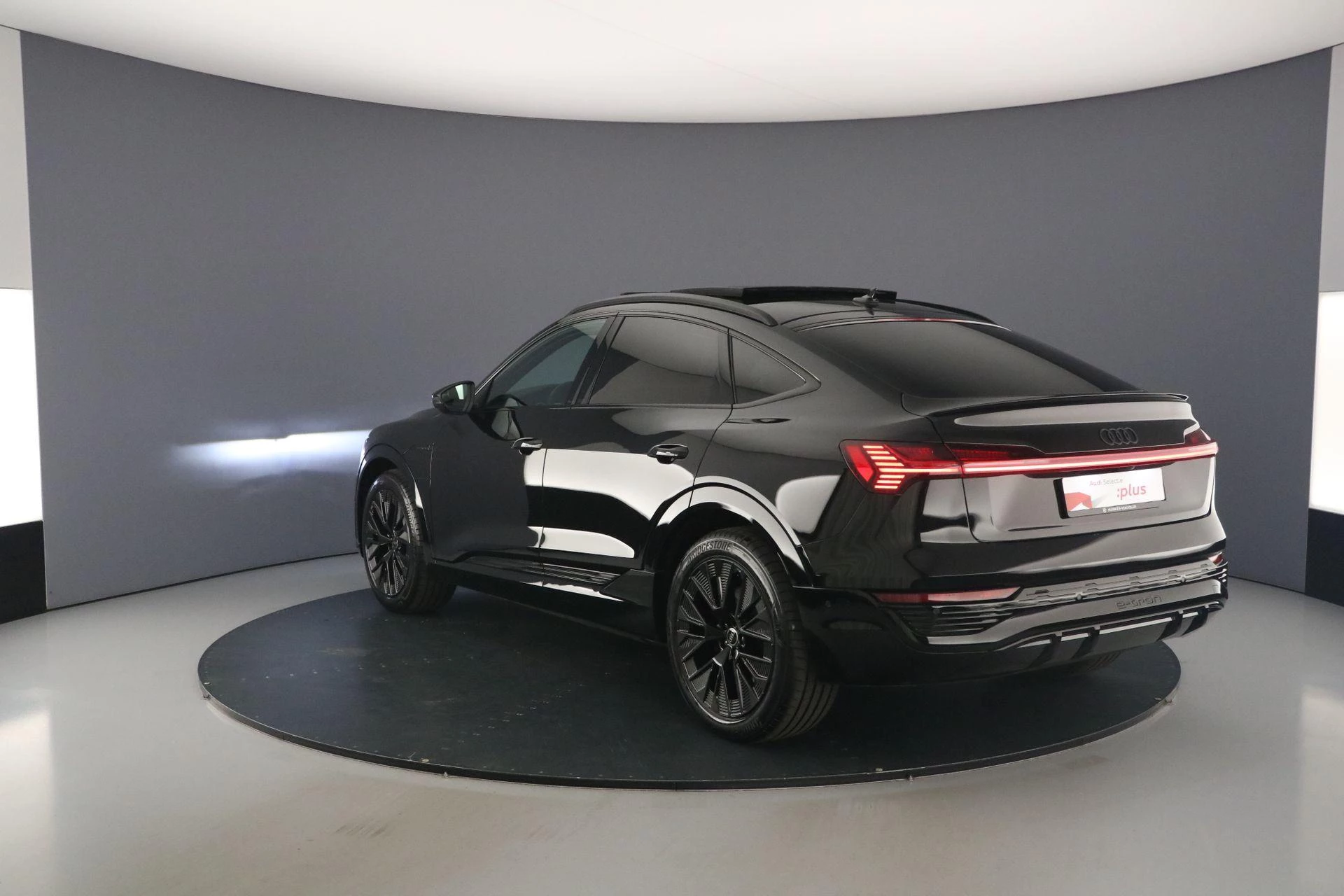 Hoofdafbeelding Audi Q8 Sportback e-tron