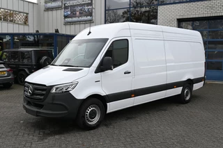 Hoofdafbeelding Mercedes-Benz eSprinter Mercedes-Benz eSprinter 320 L3H2 Pro 81kWh LED koplampen, 115 kW DC laden