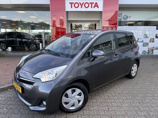 Hoofdafbeelding Toyota Verso-S Toyota Verso-S 1.3 VVT-i Aspiration | Trekhaak | Achteruitrijcamera | All seaso