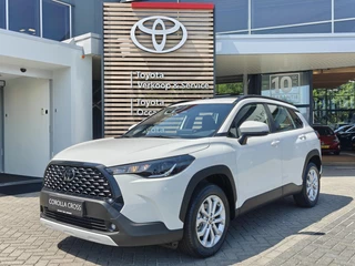 Hoofdafbeelding Toyota Corolla Cross Toyota Corolla Cross Hybrid 140 NIEUW DIRECT LEVERBAAR APPLE / ANDROID DAB+ CLIMA AD-CRUISE SAFETY SENSE 3.0