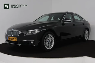 BMW 3-serie 318i Luxury Edition (PANORAMADAK, DIGITALE COCKPIT, STOELVERWARMING, NAVIGATIE, LEER)