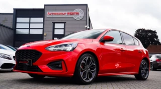 Hoofdafbeelding Ford Focus Ford Focus 1.0 EcoBoost ST Line Business | Stuurwiel verwarming | Achteruitrij camera