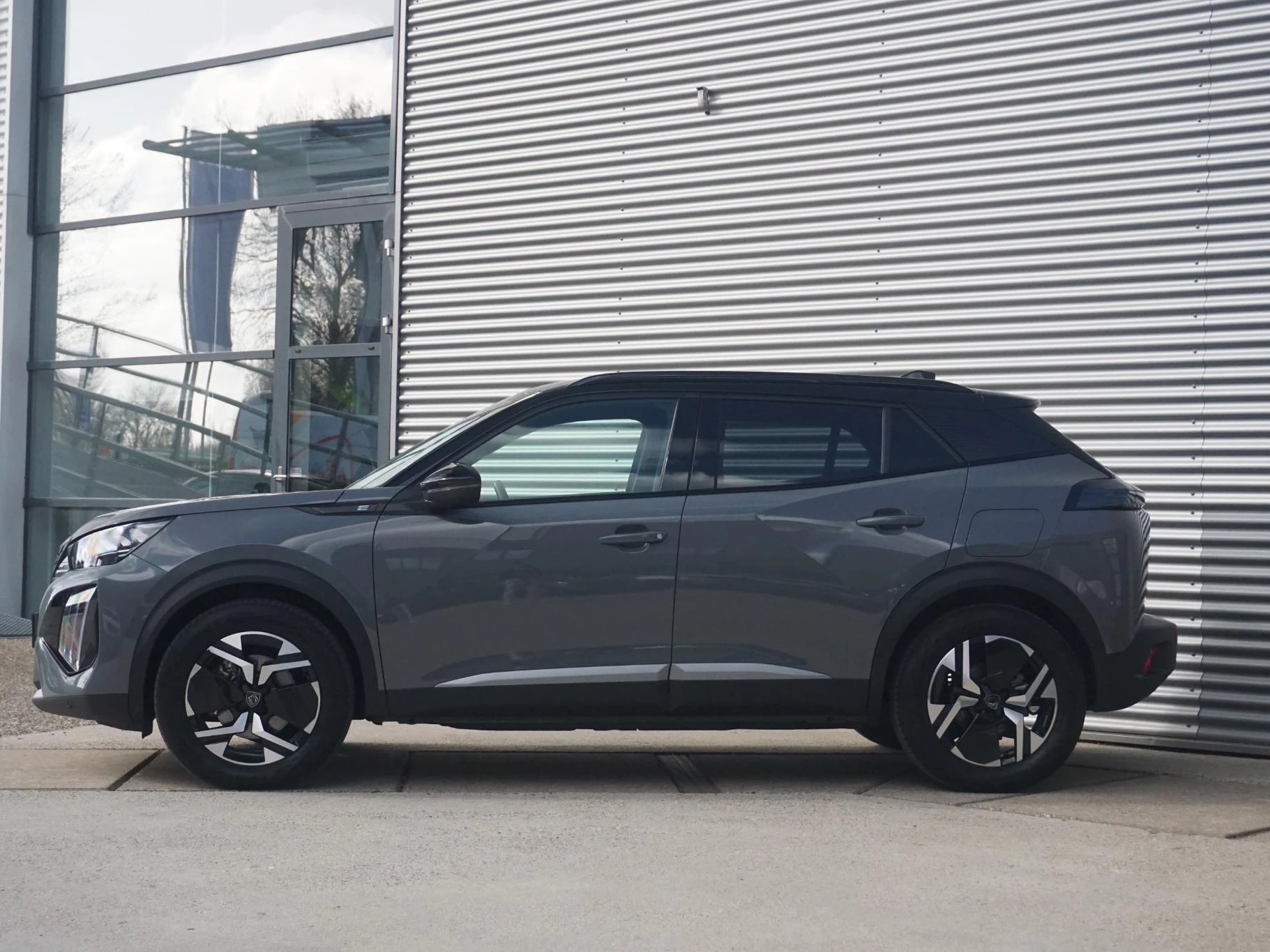 Hoofdafbeelding Peugeot e-2008