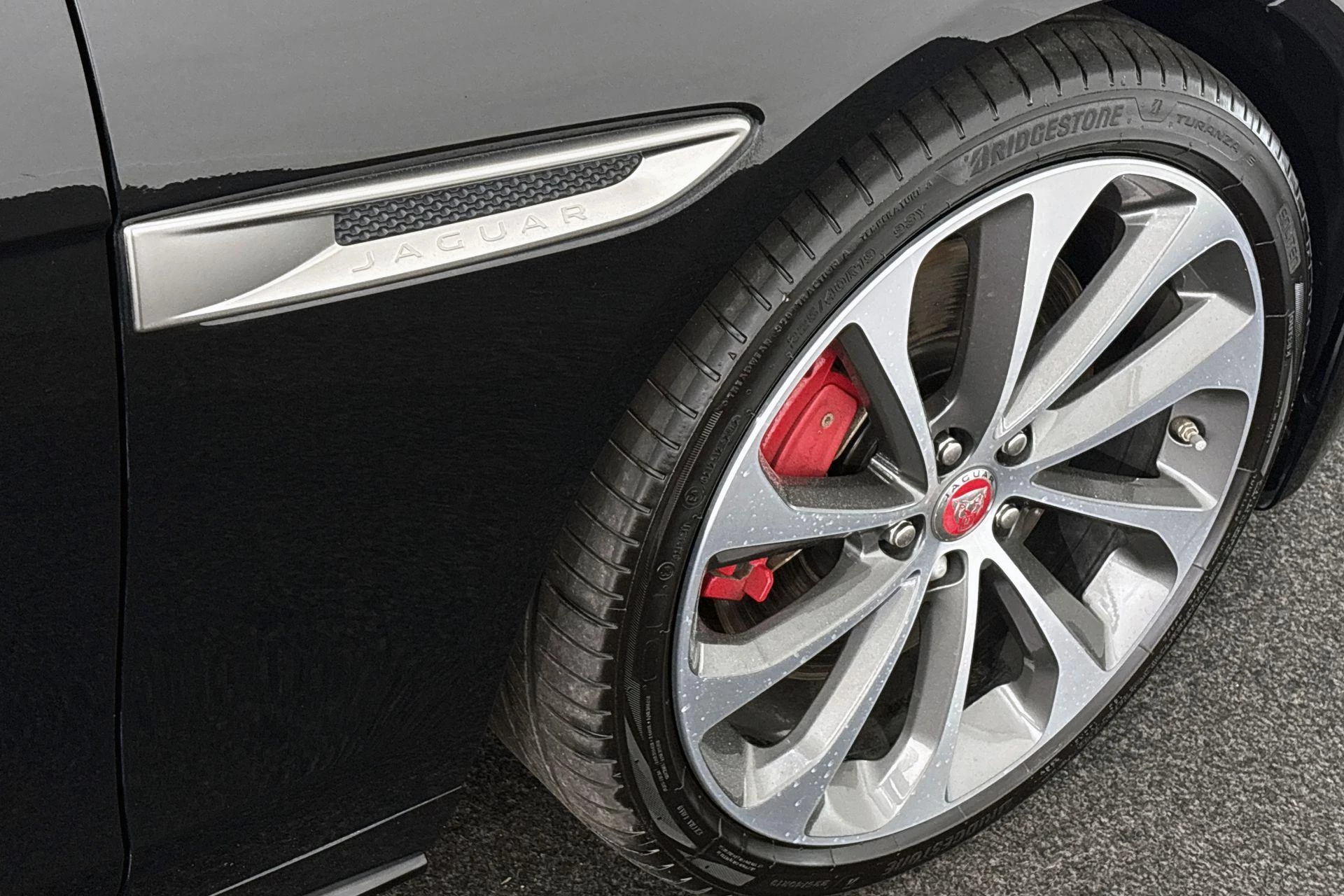 Hoofdafbeelding Jaguar XE