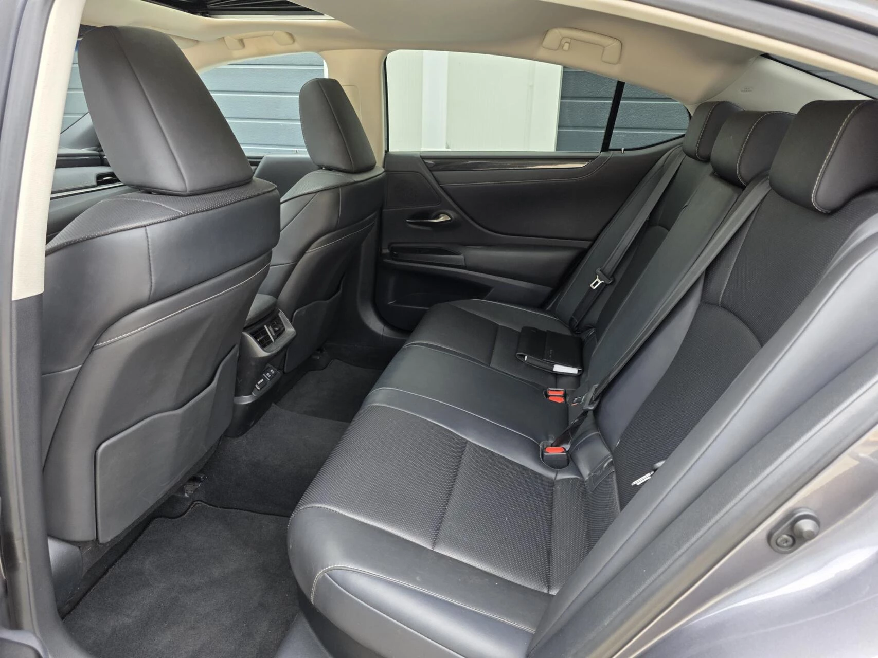 Hoofdafbeelding Lexus ES