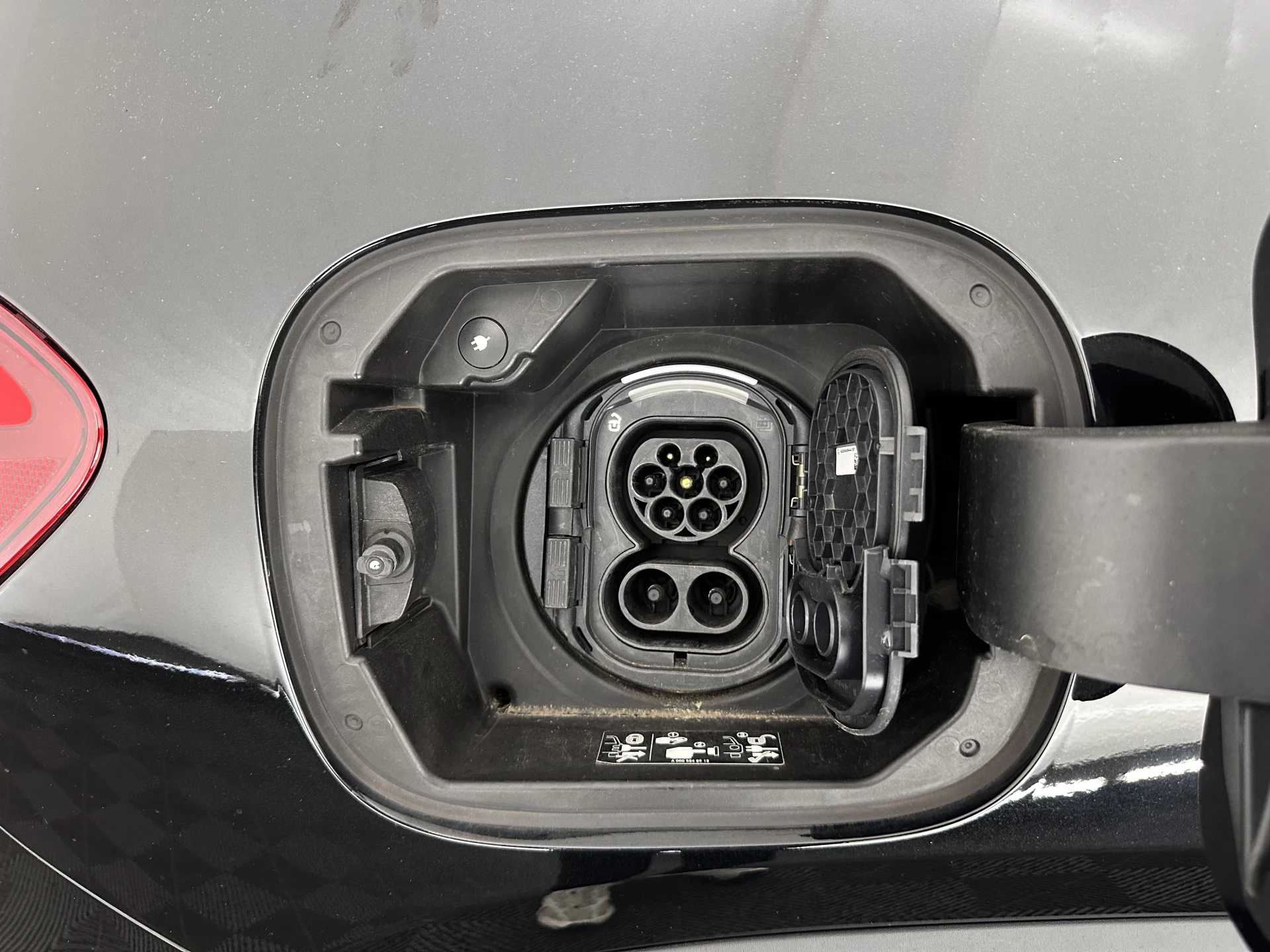 Hoofdafbeelding Mercedes-Benz EQA