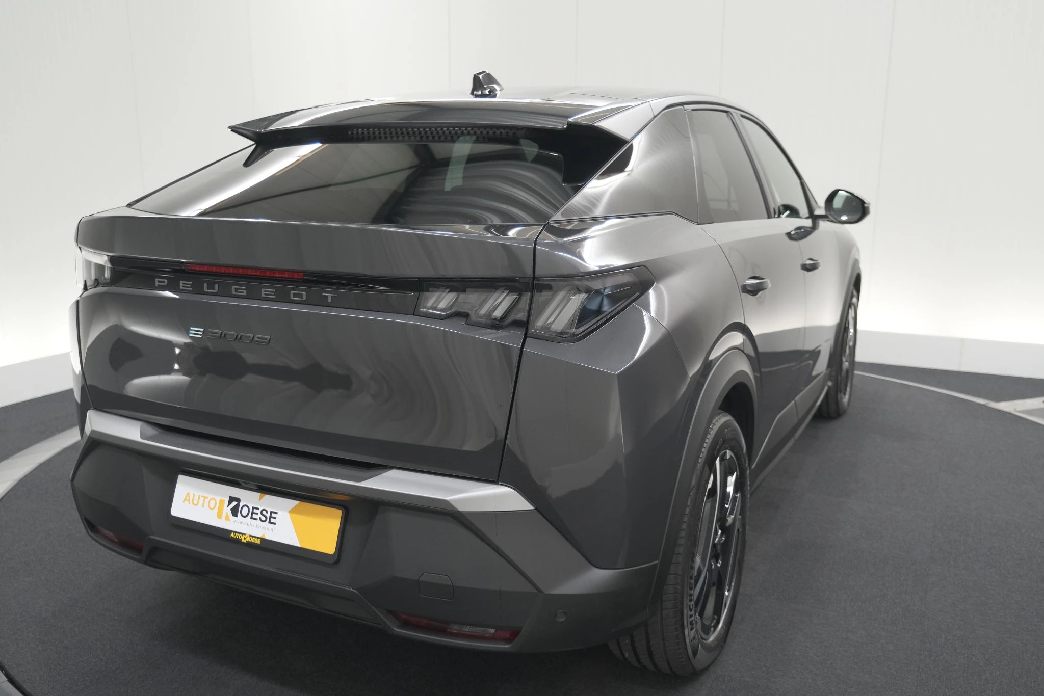 Hoofdafbeelding Peugeot e-3008