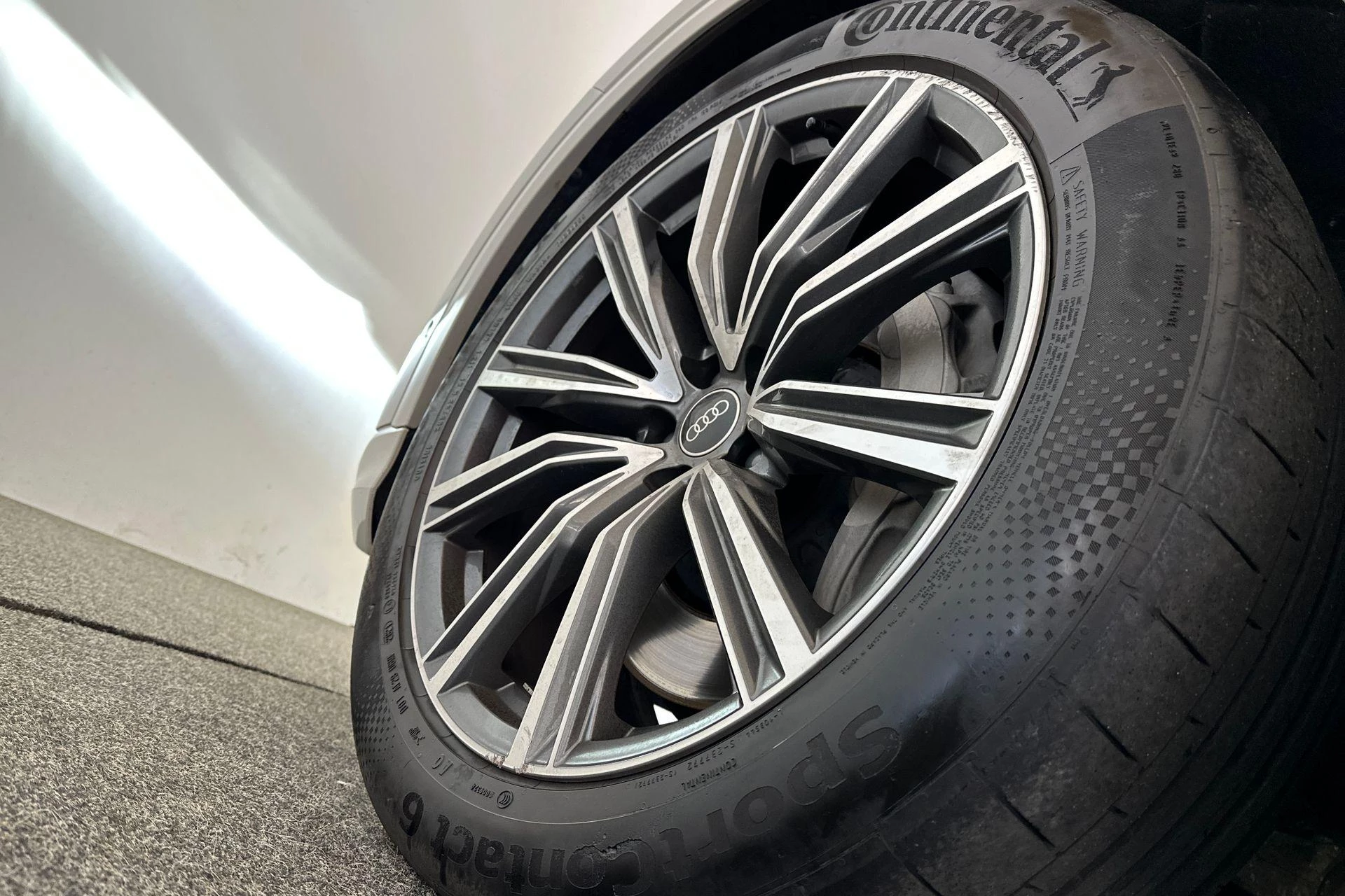 Hoofdafbeelding Audi Q8