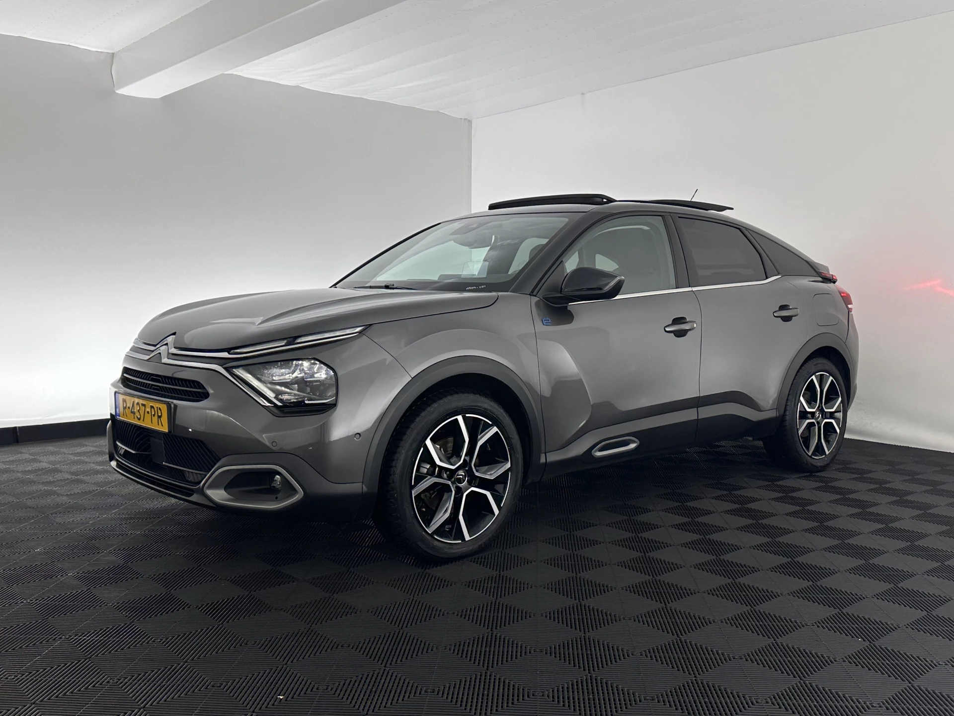 Hoofdafbeelding Citroën ë-C4