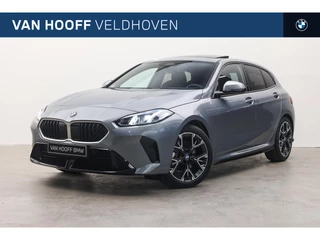 BMW 1 Serie 120 M Sport Automaat / Panoramadak / Sportstoelen / M Adaptief onderstel / Achteruitrijcamera / Getint glas