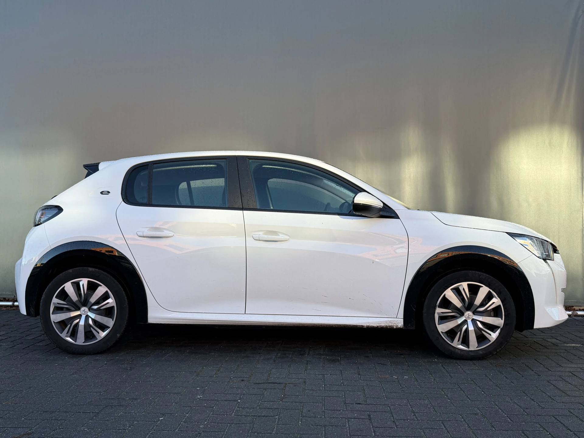 Hoofdafbeelding Peugeot e-208