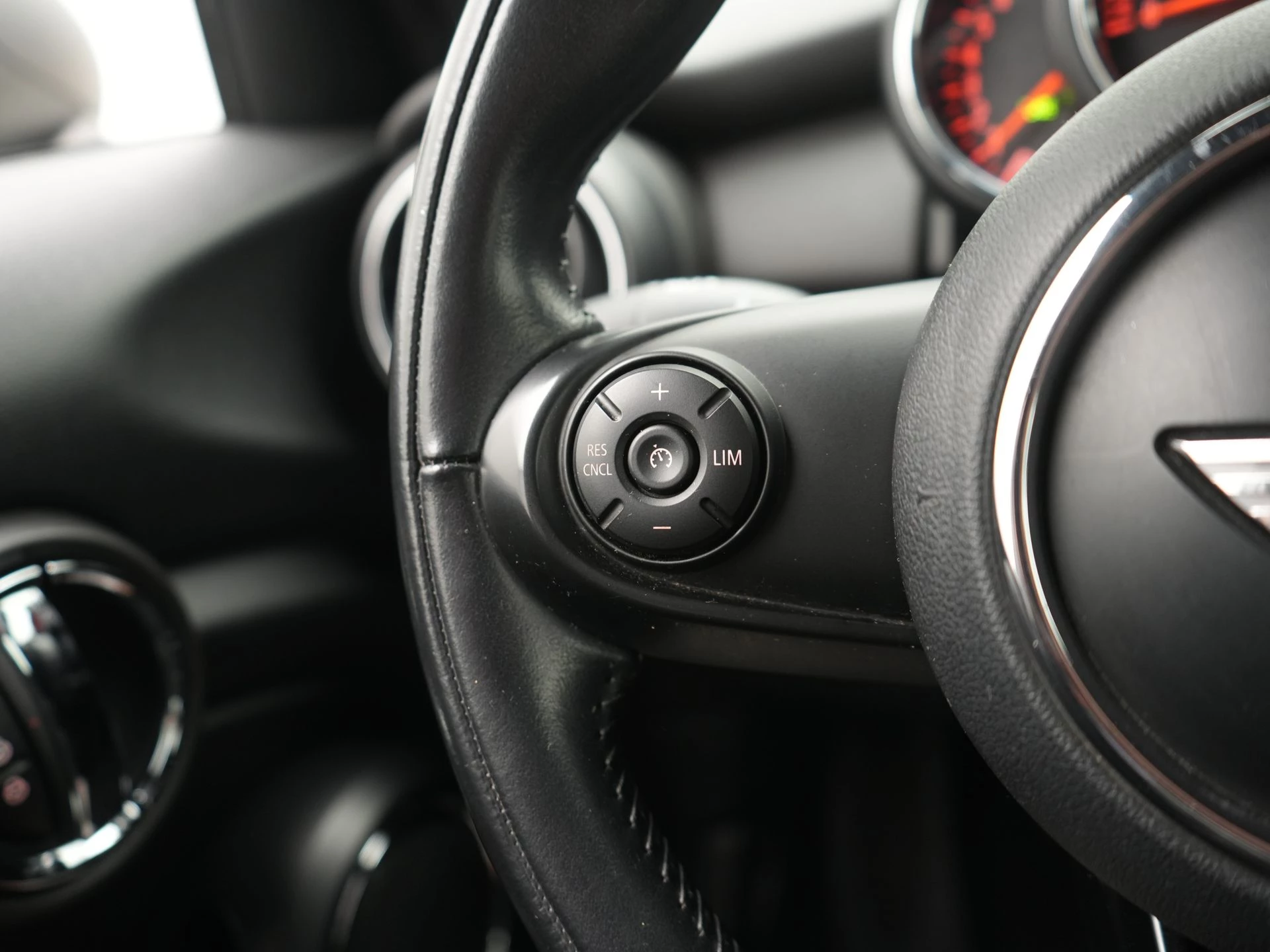 Hoofdafbeelding MINI One