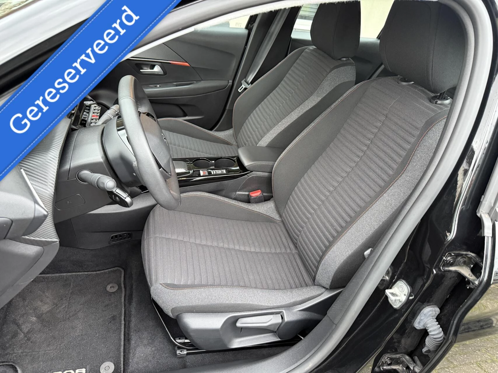 Hoofdafbeelding Peugeot e-208