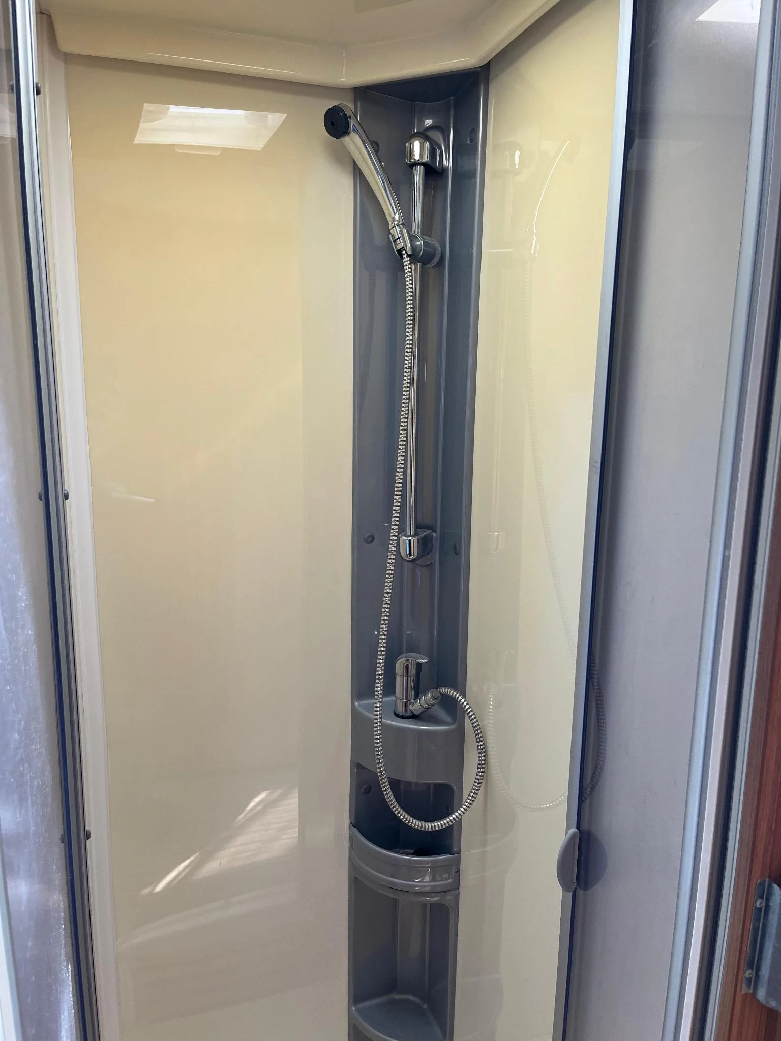 Hoofdafbeelding Carado Capron T 449