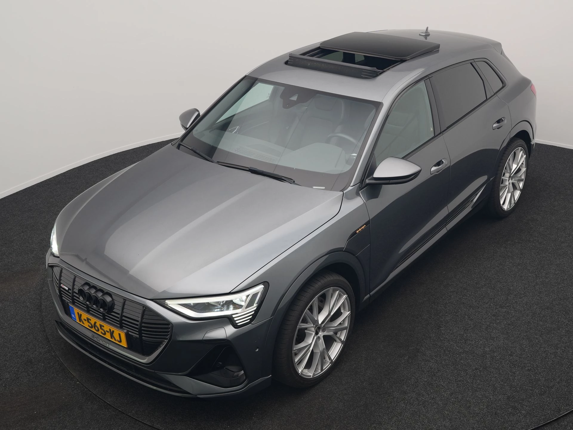 Hoofdafbeelding Audi e-tron