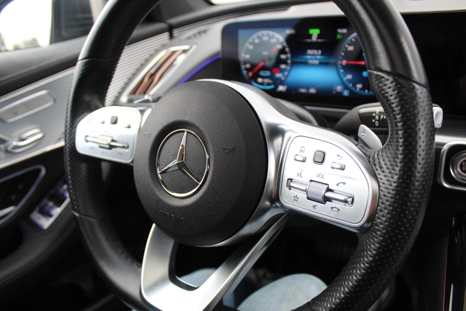 Hoofdafbeelding Mercedes-Benz EQC