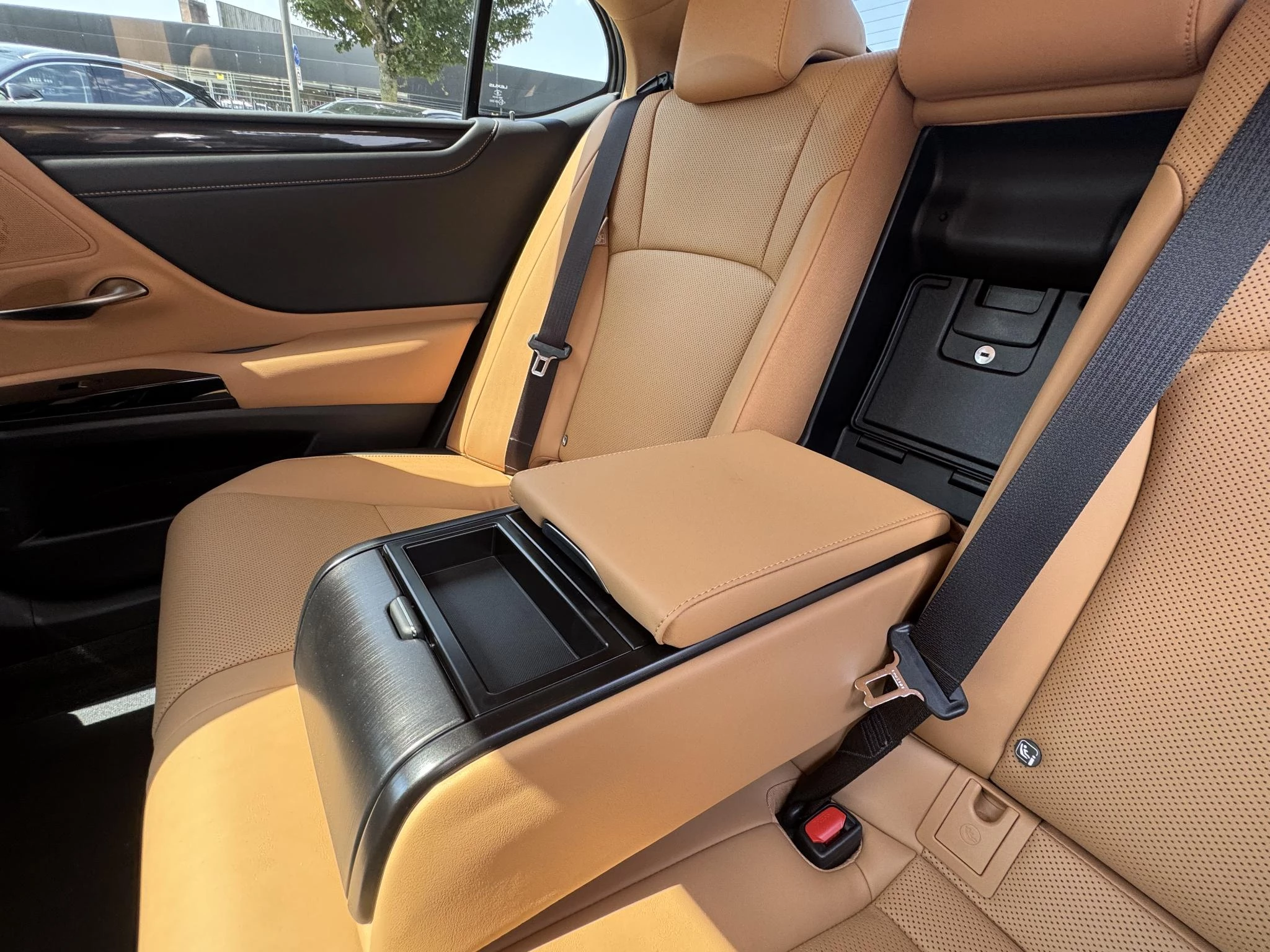 Hoofdafbeelding Lexus ES