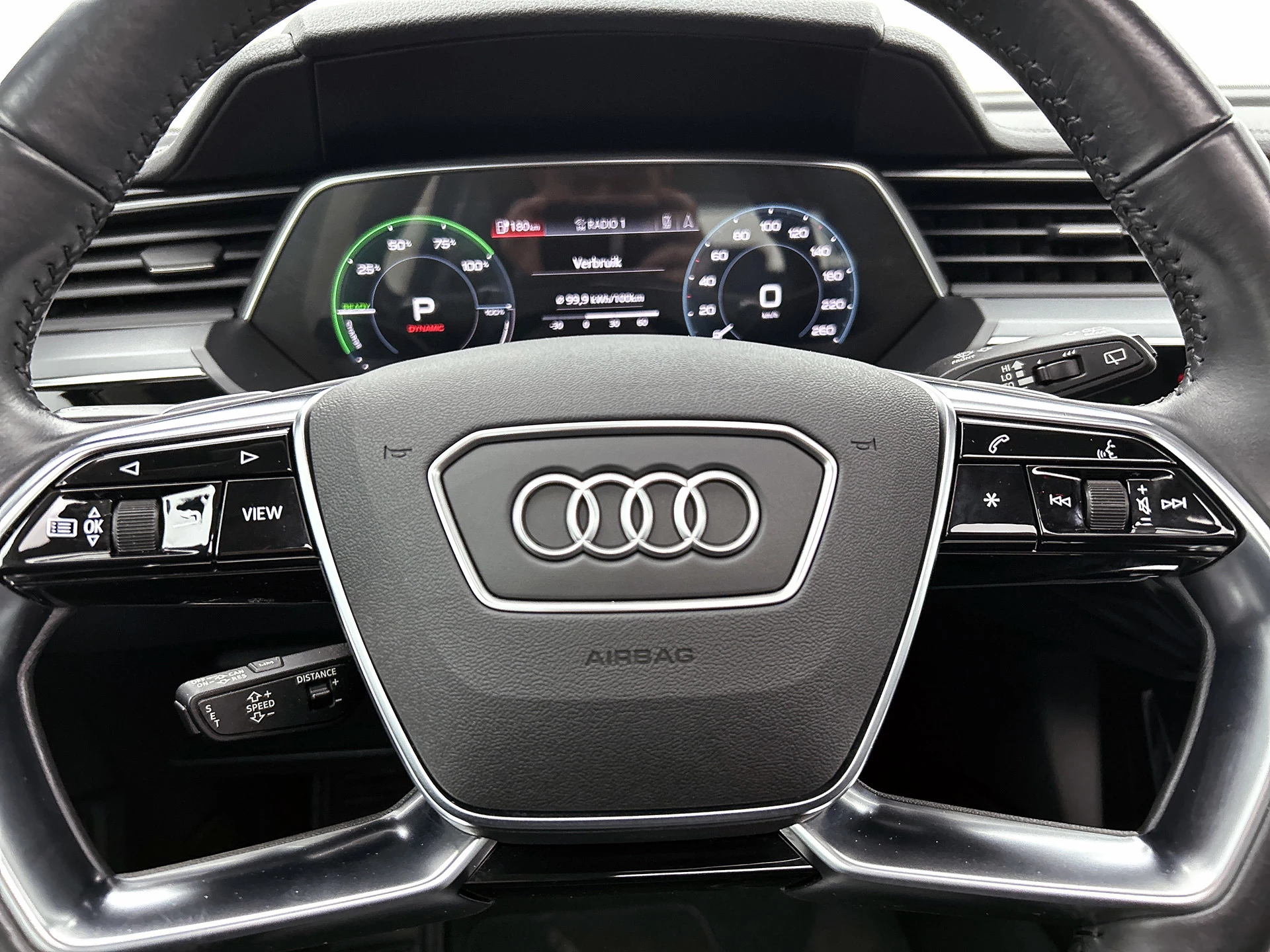 Hoofdafbeelding Audi e-tron