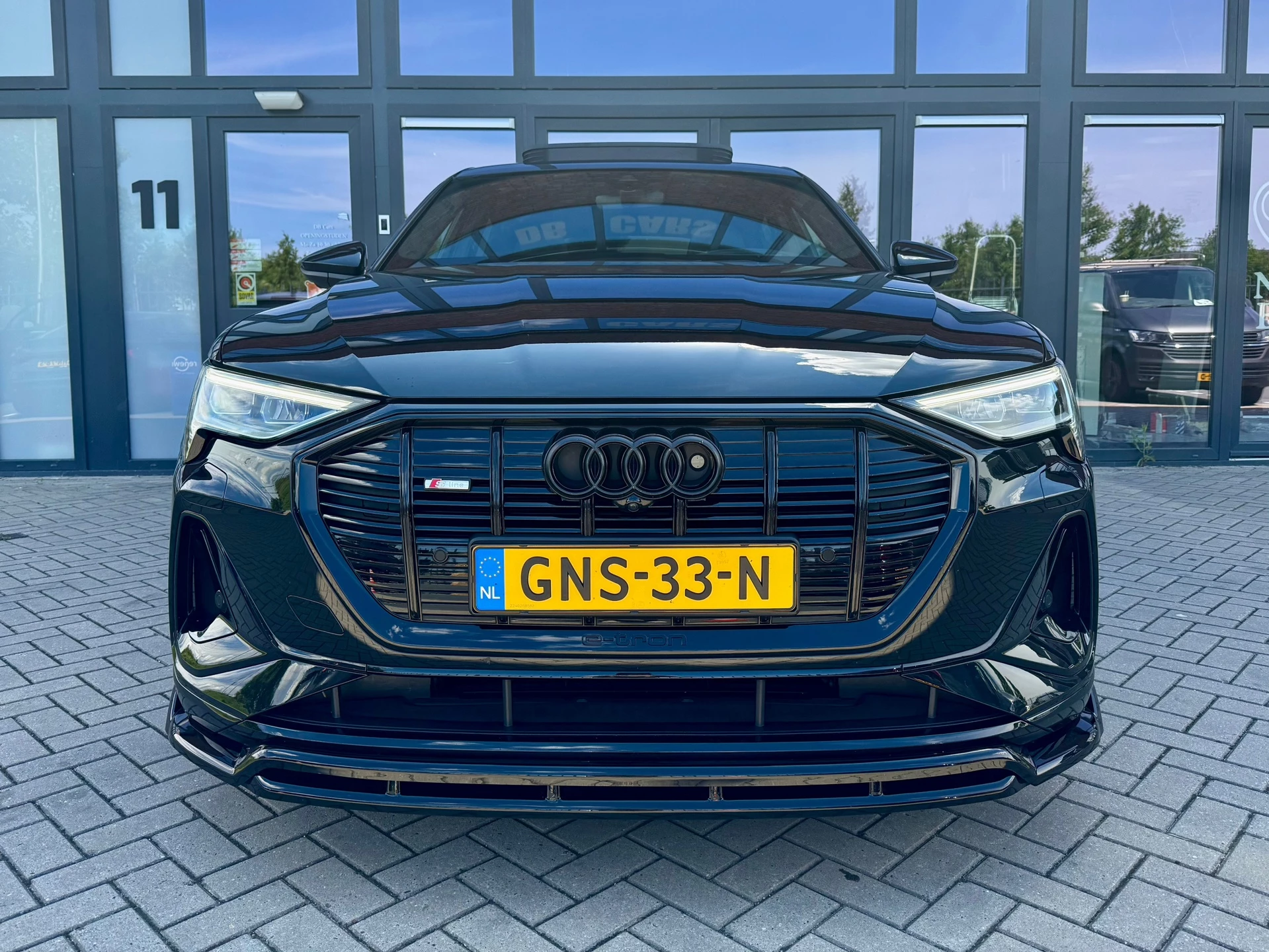 Hoofdafbeelding Audi e-tron
