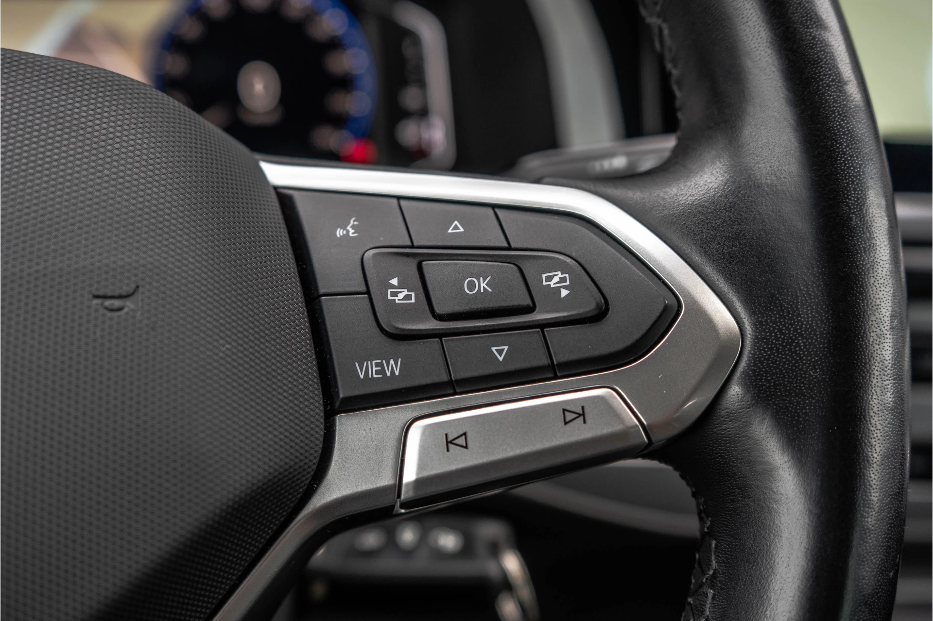 Hoofdafbeelding Volkswagen Carravelle | Automaat | Led | Camera | Carplay | Navi | Zijschuifdeur R+L | Adapt.Cruise | Trekhaak