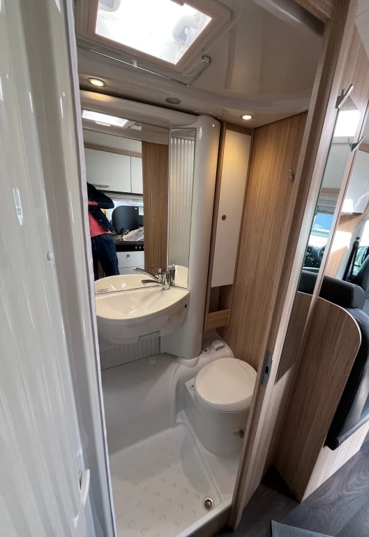 Hoofdafbeelding Sunlight V69 Adventure Ed. Queensbed Zonnepaneel