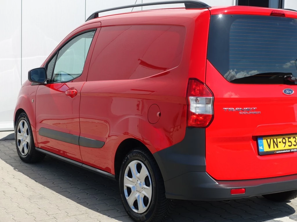 Hoofdafbeelding Ford Transit Courier
