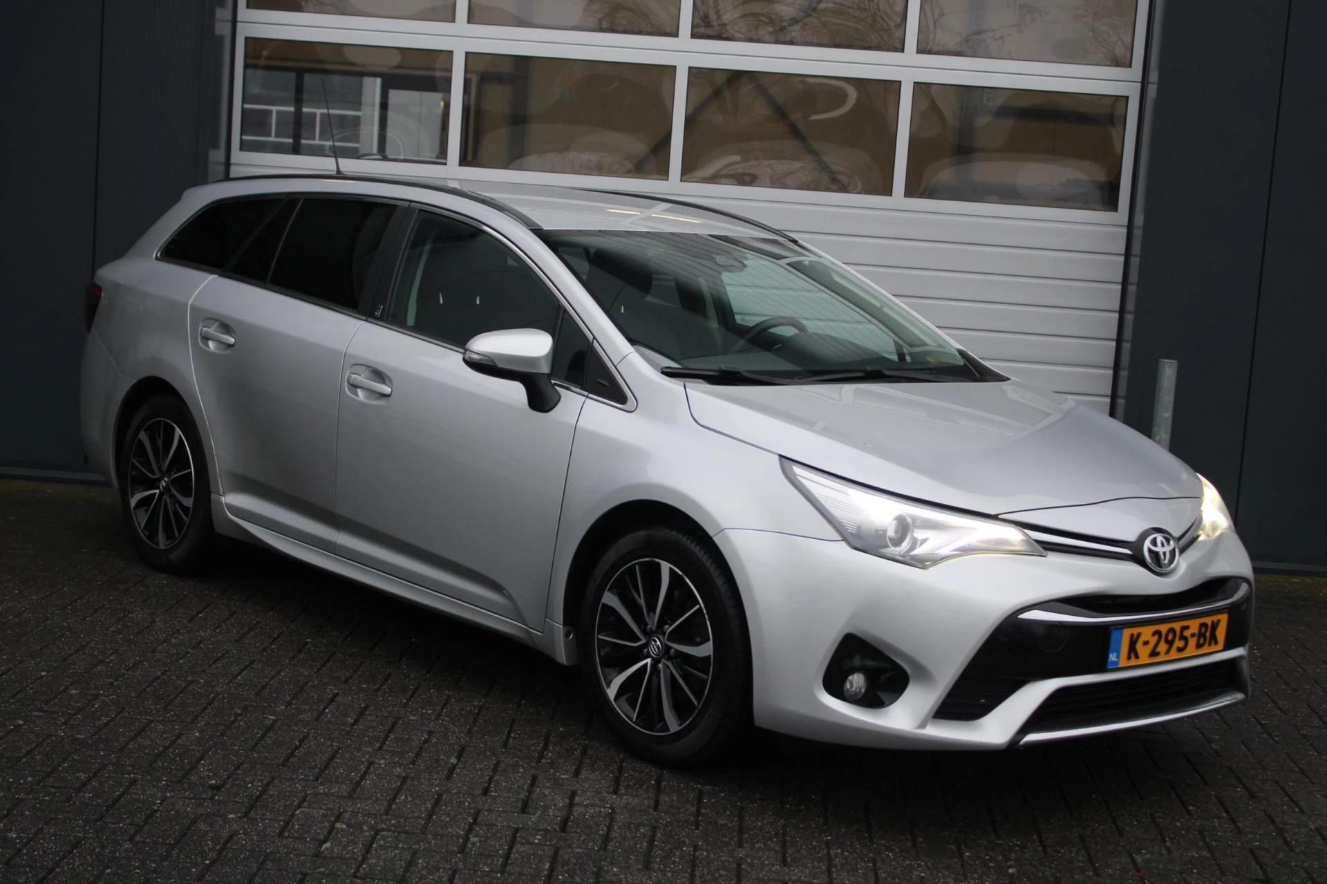 Hoofdafbeelding Toyota Avensis
