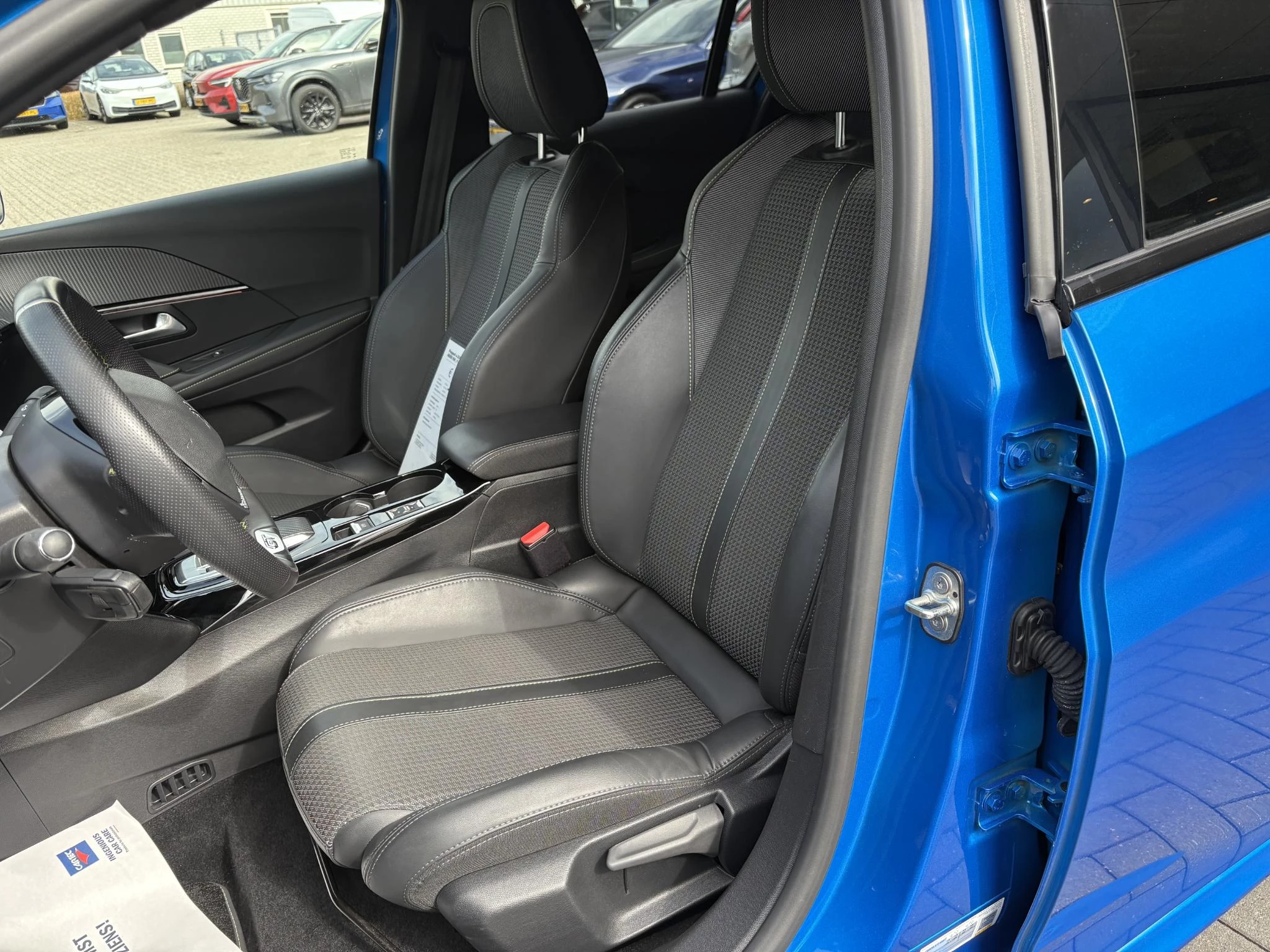 Hoofdafbeelding Peugeot e-208