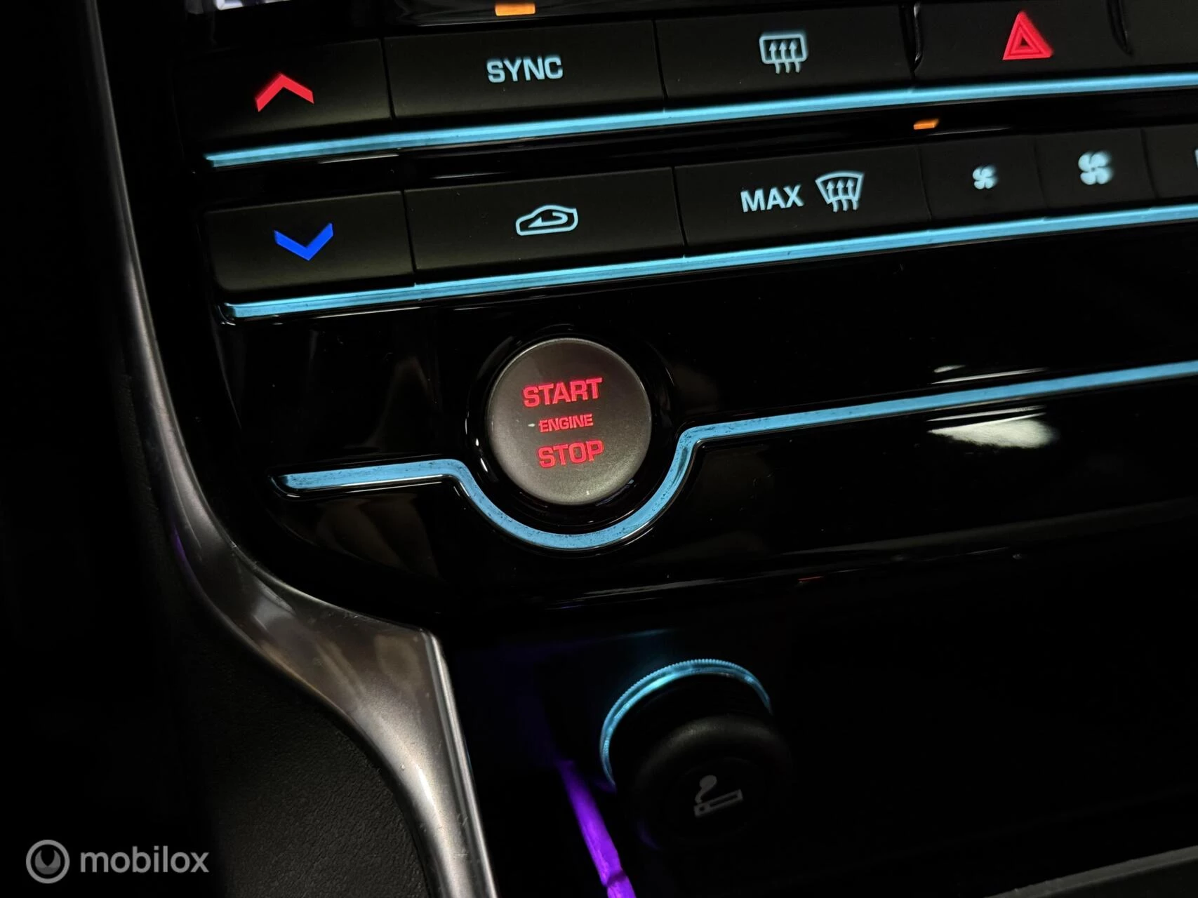 Hoofdafbeelding Jaguar XE