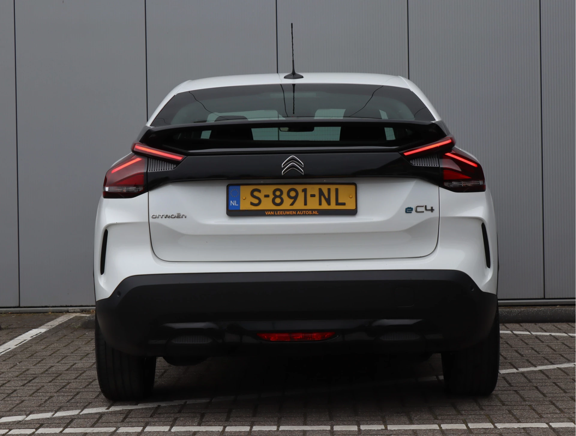 Hoofdafbeelding Citroën ë-C4