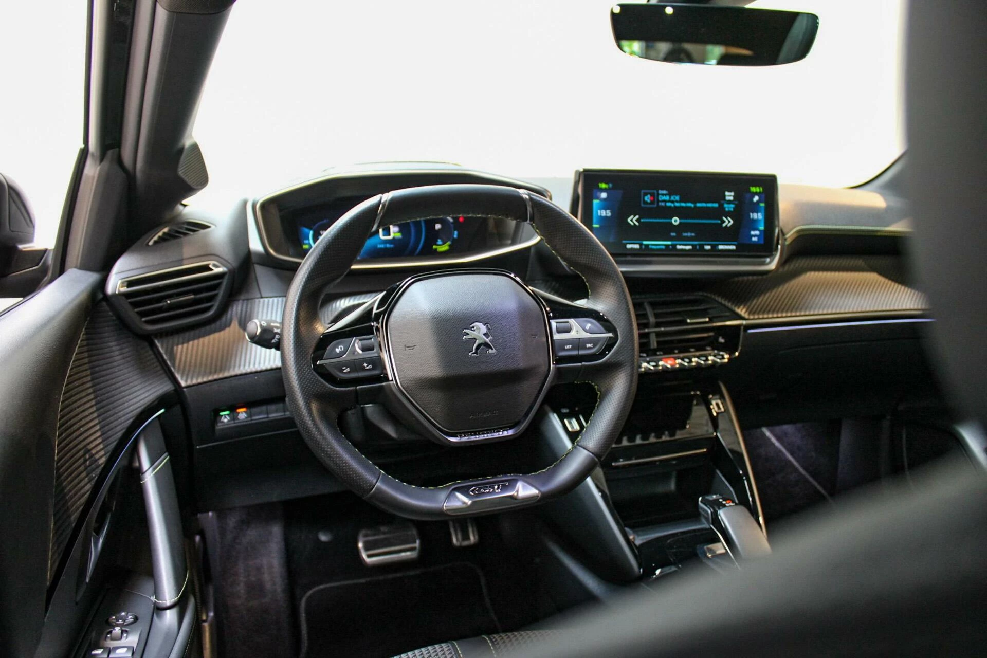 Hoofdafbeelding Peugeot e-208