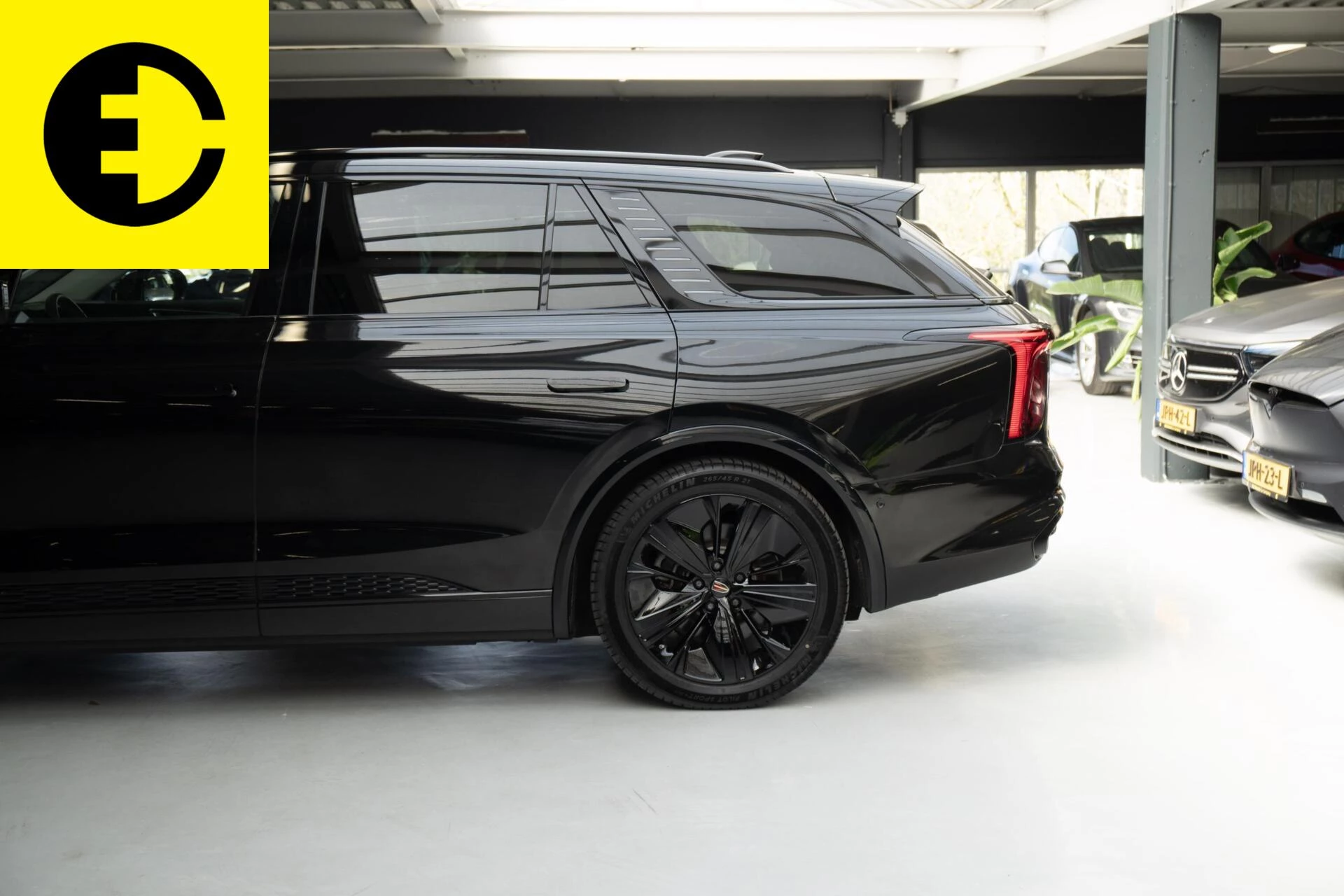 Hoofdafbeelding Hongqi E-HS9