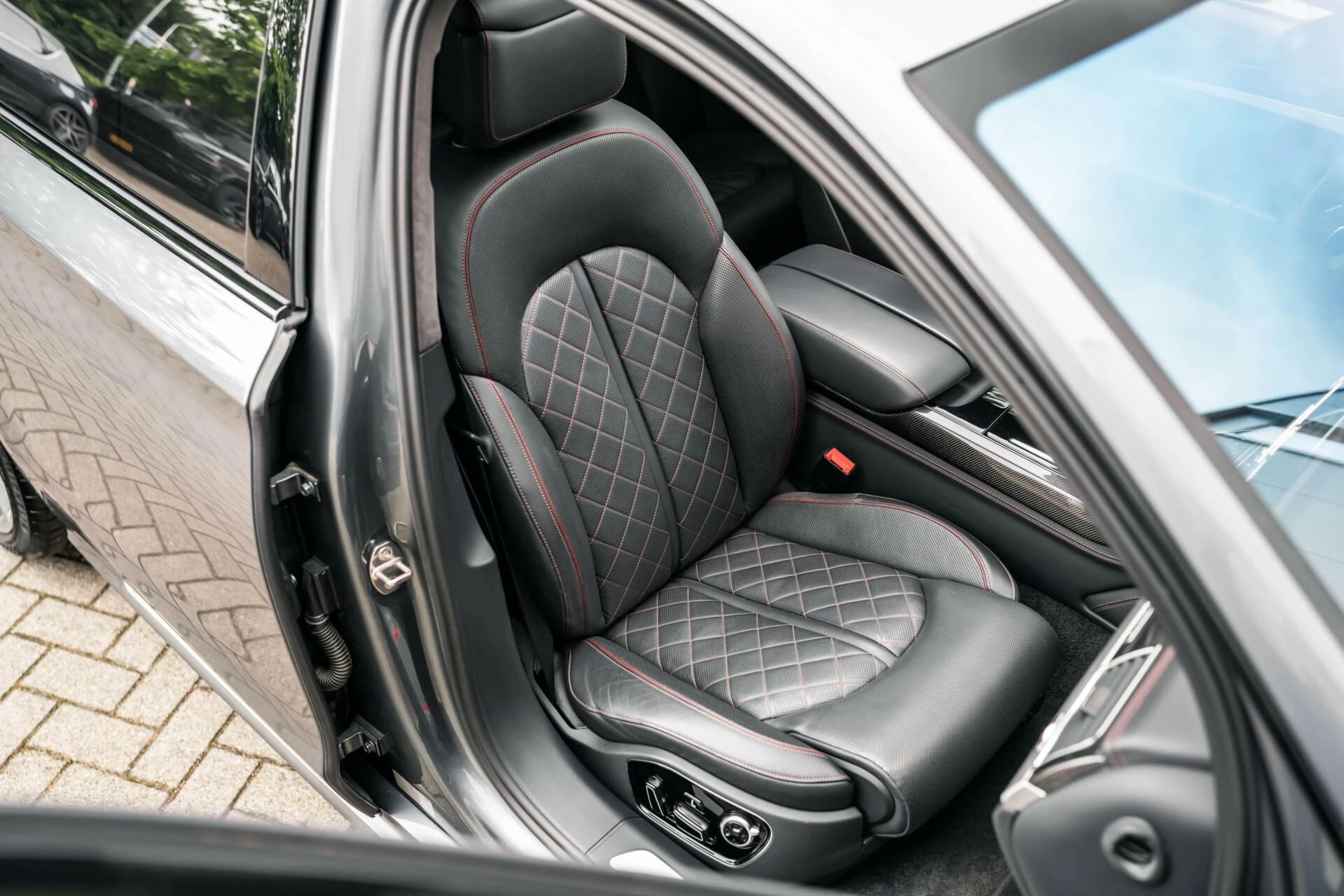 Hoofdafbeelding Audi S8