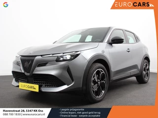 Hoofdafbeelding Alfa Romeo Junior Alfa Romeo Junior Elettrica Automaat 156PK Adaptieve Cruise Control LMV 18 inch Full Led Matrix Parkeer sensoren Navigatie Apple Carplay / Android auto  Climate Control