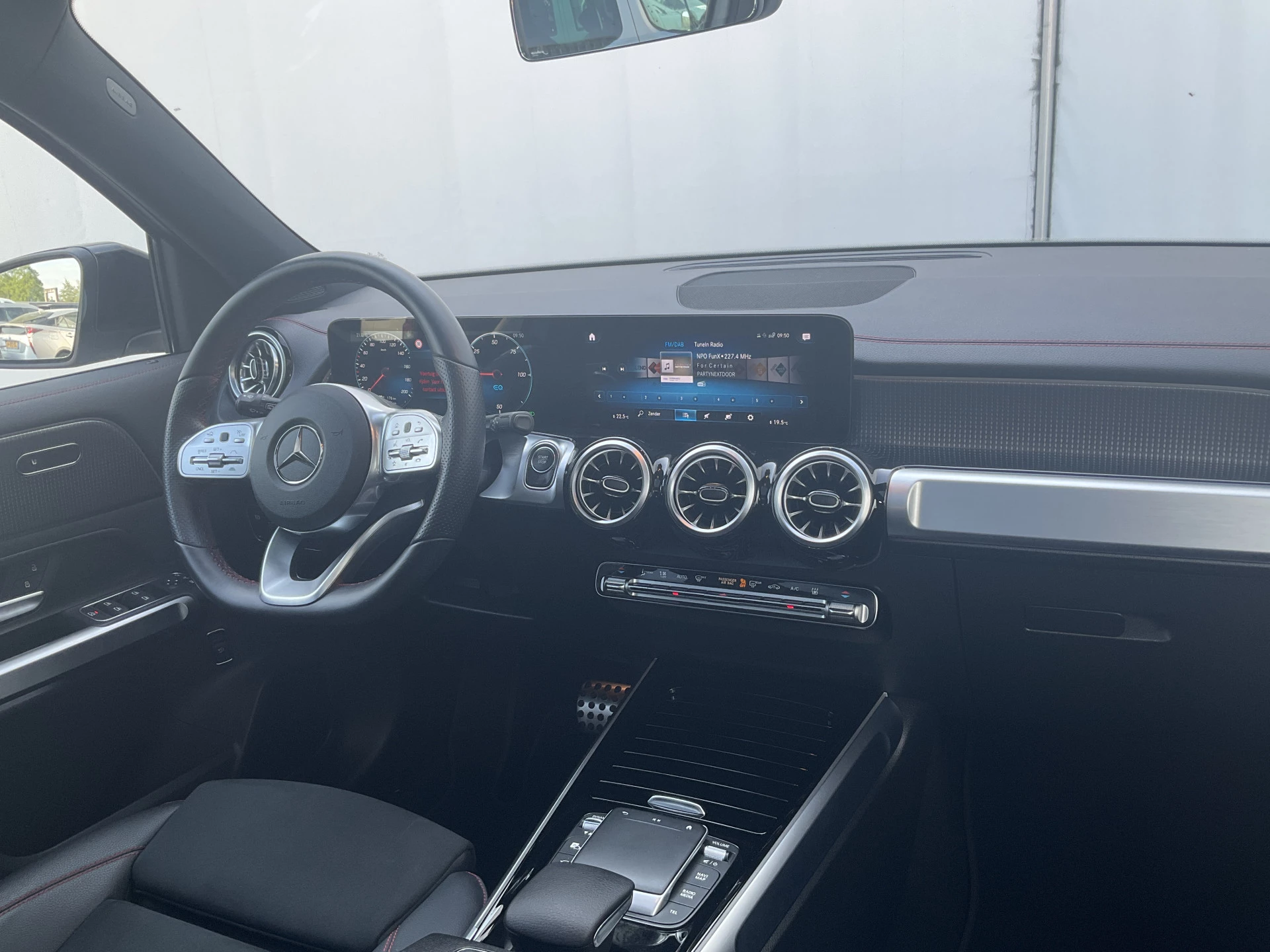 Hoofdafbeelding Mercedes-Benz EQB