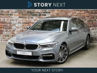 BMW 5 Serie Sedan 540i xDrive High Executive M Sport Pakket Automaat / Navigatiesysteem Professional / Schuif-/kanteldak / Driving Assistant Plus / Nappa Leder / M Power Kit / Stoelventilatie / Harman Kardon / Head-Up Display / Achteruitrijcamera / M Sportremsysteem / Soft Close