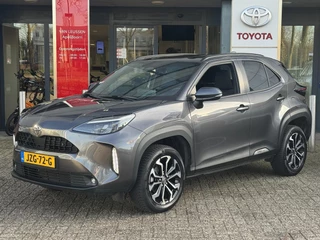 Hoofdafbeelding Toyota Yaris Cross Toyota Yaris Cross 1.5 Hybrid 115 First Edition STOEL/STUURVERWARMING APPLE/ANDROID CAMERA CLIMA NAVI AD-CRUISE PRIVACY-GLASS 17"LM-VELGEN