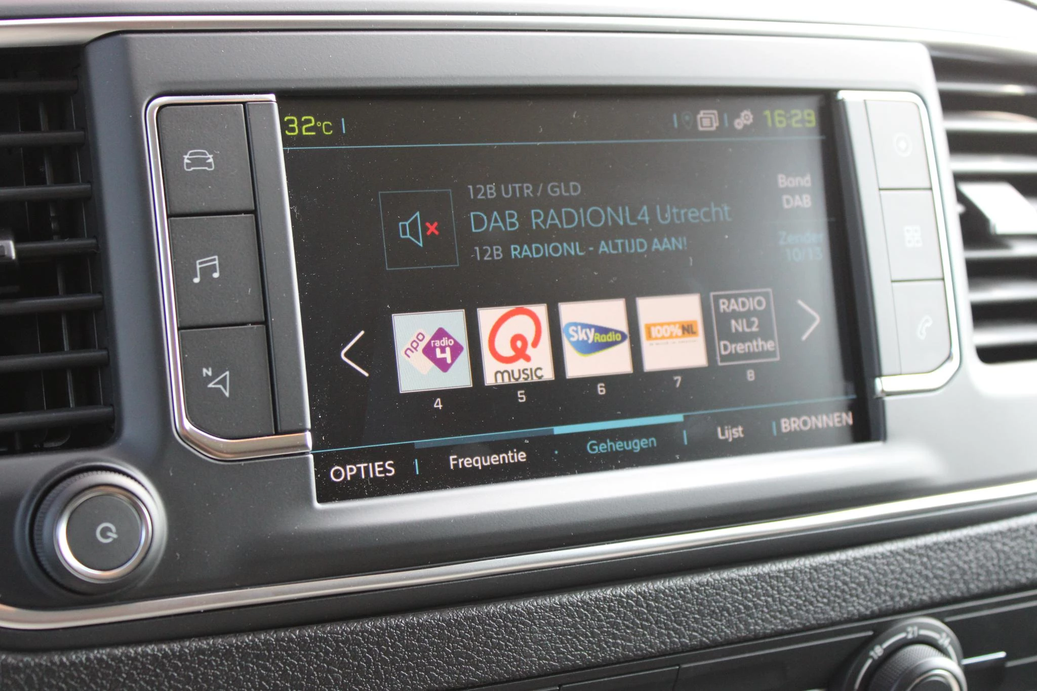 Hoofdafbeelding Peugeot e-Expert