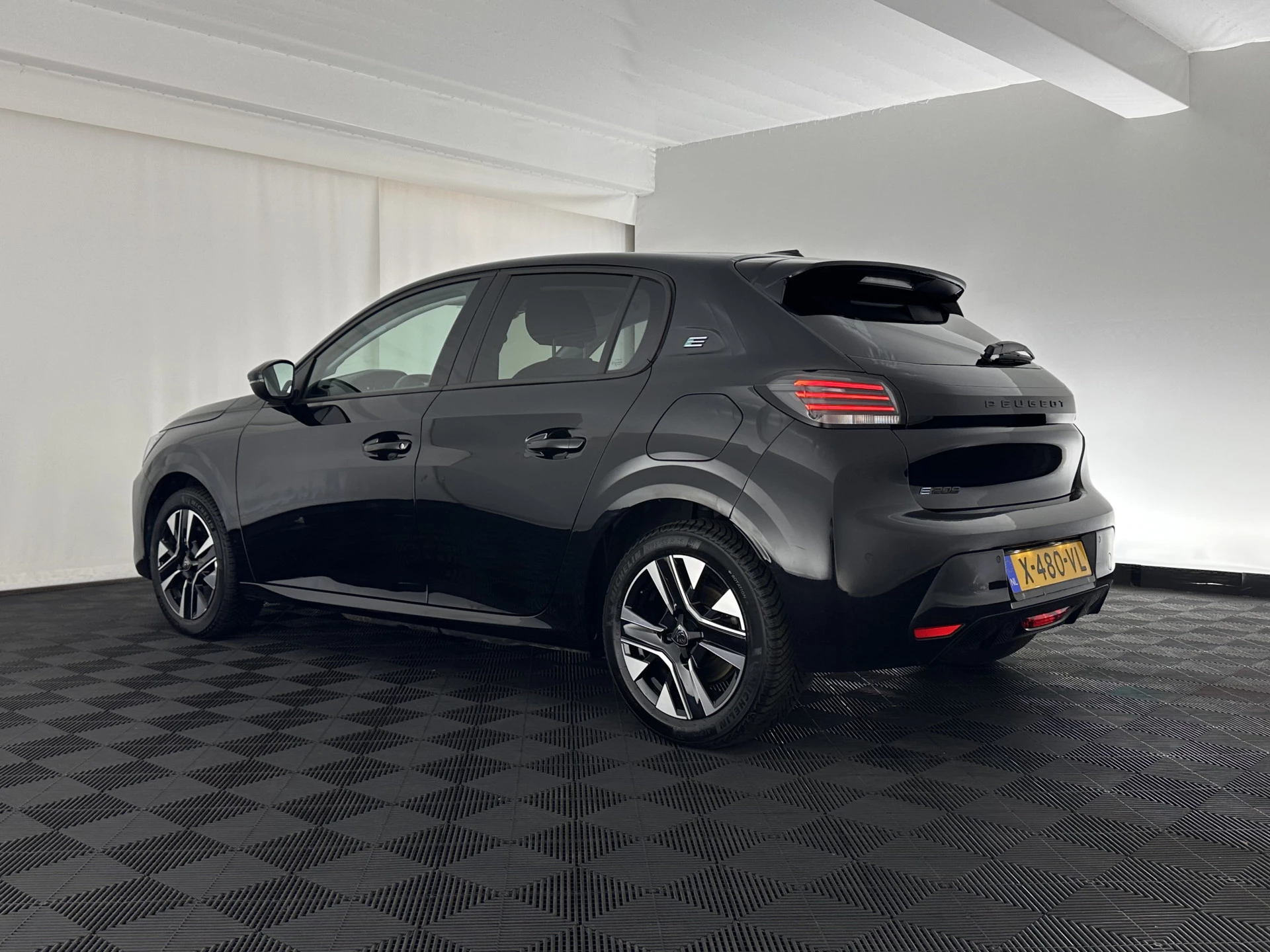 Hoofdafbeelding Peugeot e-208