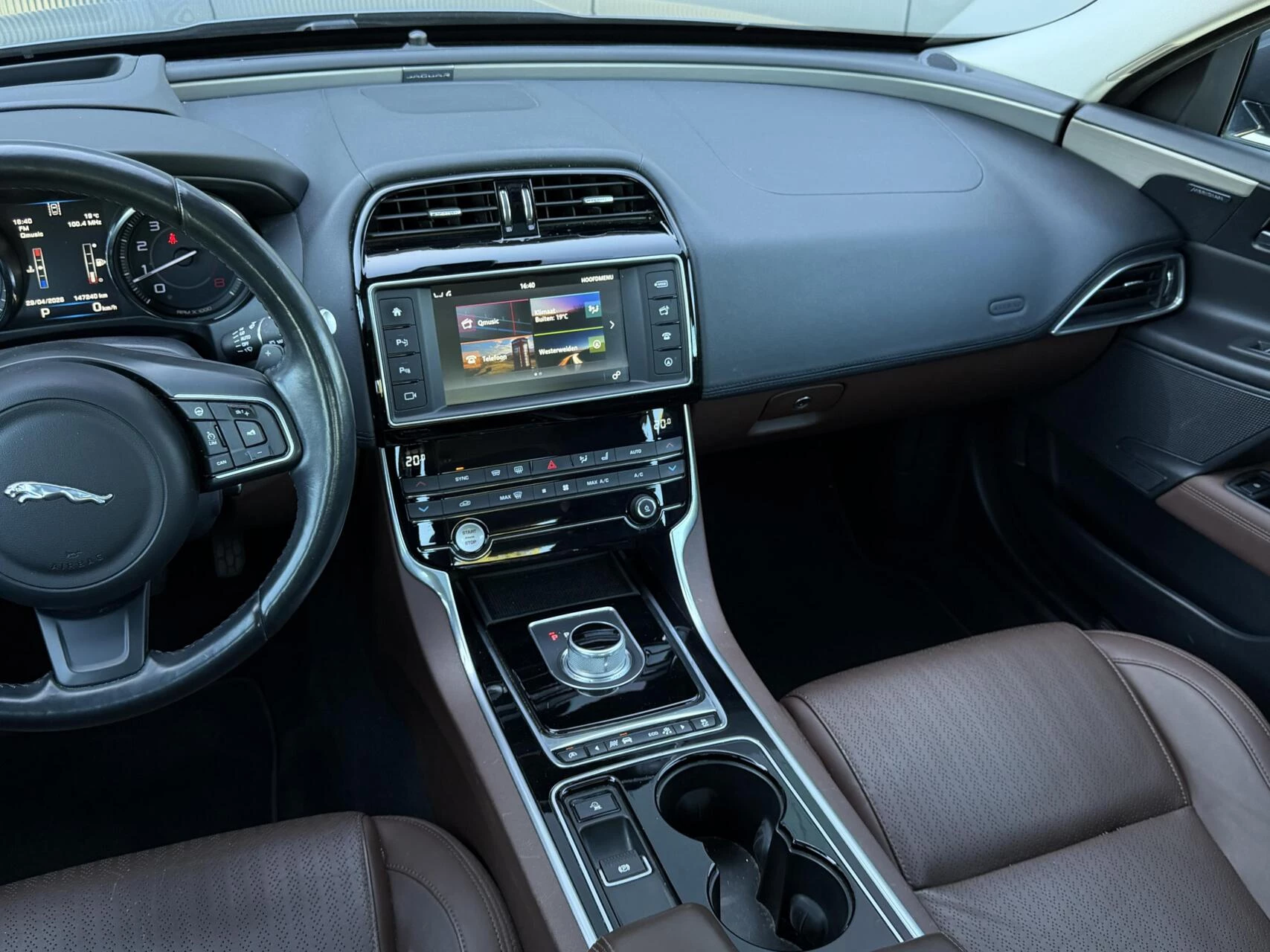 Hoofdafbeelding Jaguar XE